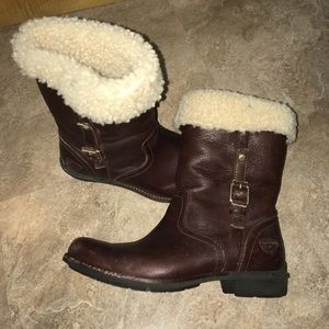 Ugg leather winter boots size 8