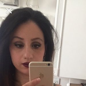 Meet your Posher, Mehdia