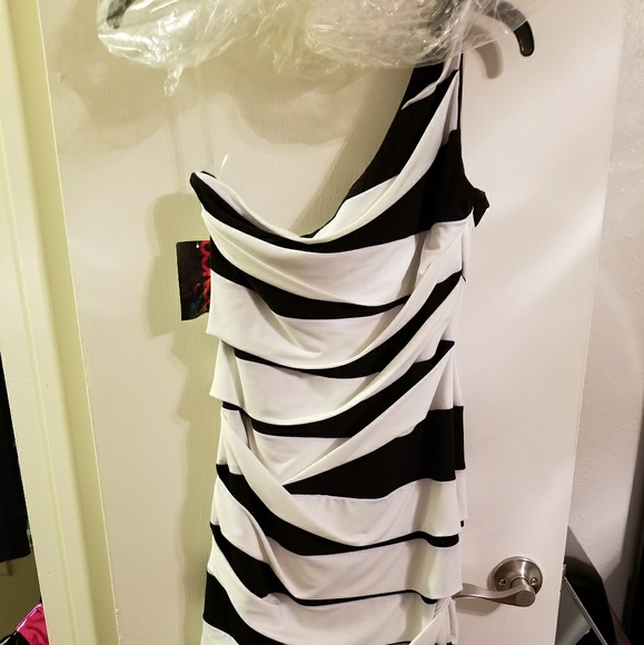 Over the Shoulder Dress - Picture 2 of 3