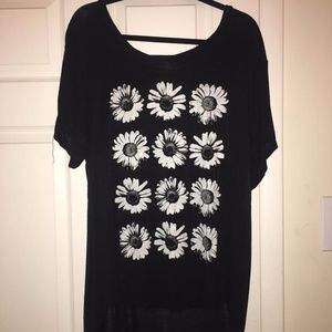 Short Sleeved Tunic with White Daisy Print