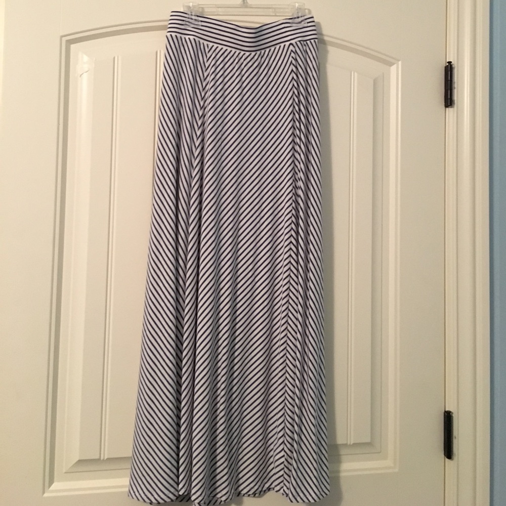 Blue & white striped long skirt.
