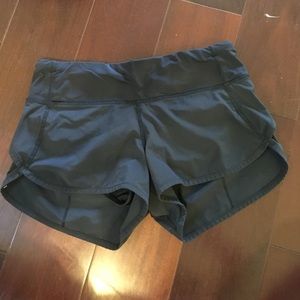 Lululemon Speed Short 2.5in Size 4 Black