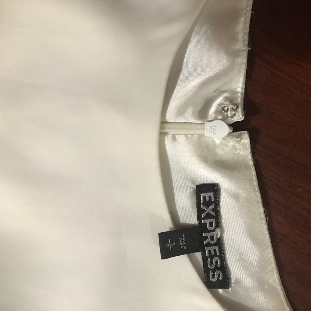 EXPRESS RACERBACK PEPLUM 👚 - Picture 3 of 4