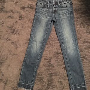 Women’s crop jeans
