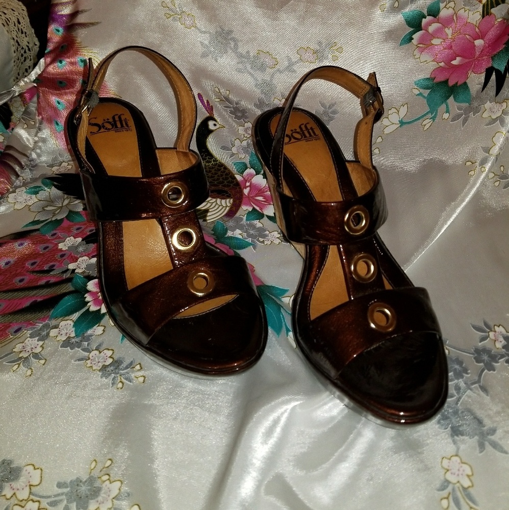 Sofft 4" heel & 1" platform wedge sandals