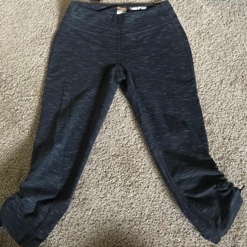 Lucy cropped legging with side ruching and tie