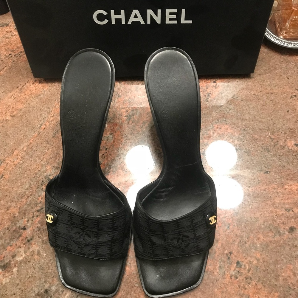 CHANEL cloth sandals ❣️