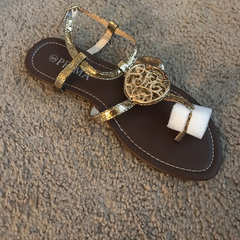 Women’s sandals in gold - Picture 2 of 3