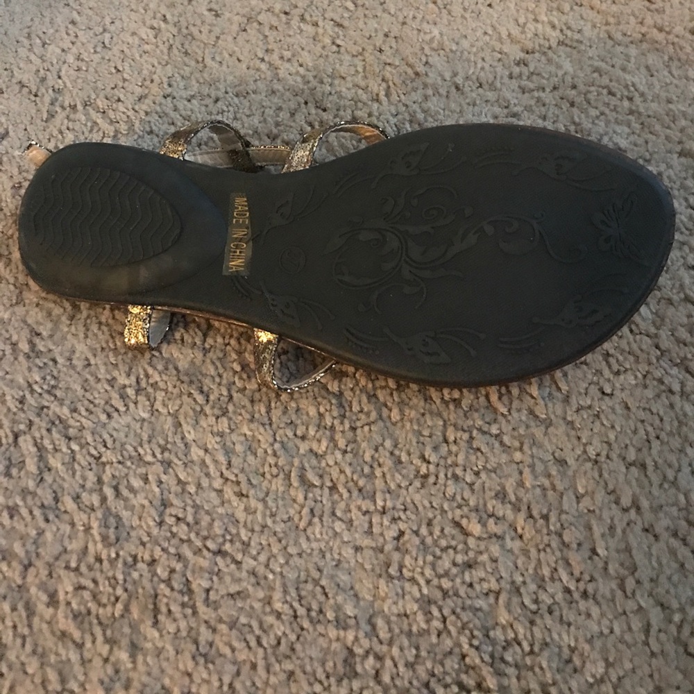 Women’s sandals in gold - Picture 3 of 3