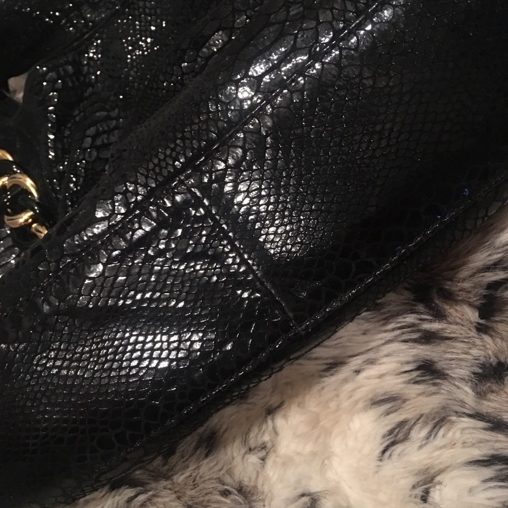 HOT SALE! MICHAEL KORS Python ID Chain Hobo - Picture 4 of 7