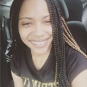 Meet your Posher, Elyse