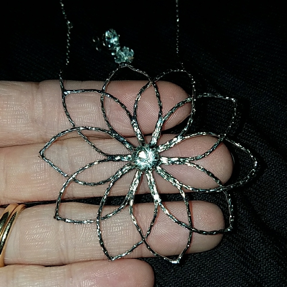 Silver necklace and earring set