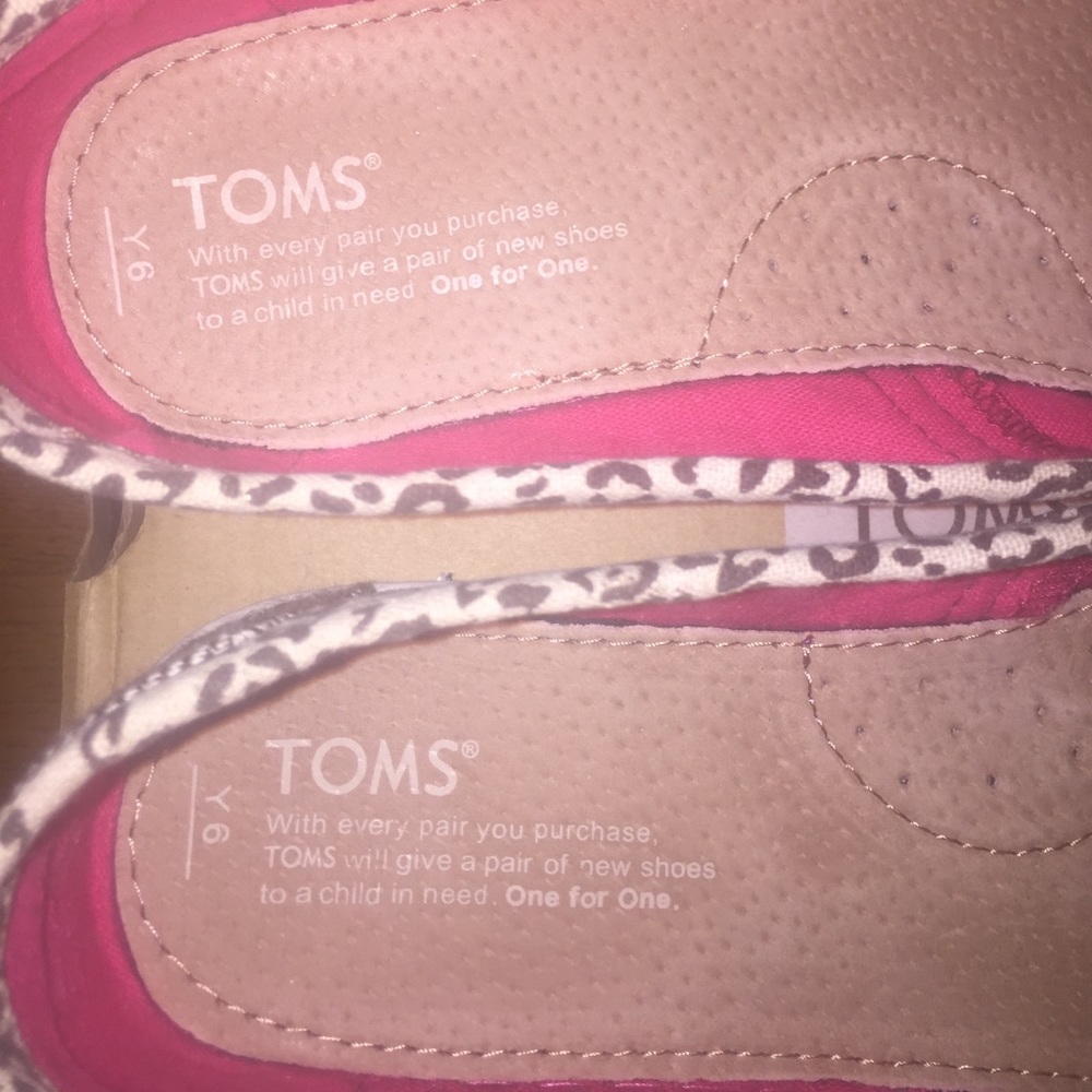 Toms - Picture 6 of 8