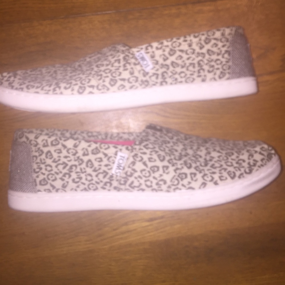 Toms - Picture 5 of 8