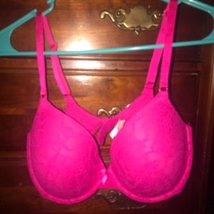 BNWT VS LINED PERFECT COVERAGE BRA 36D