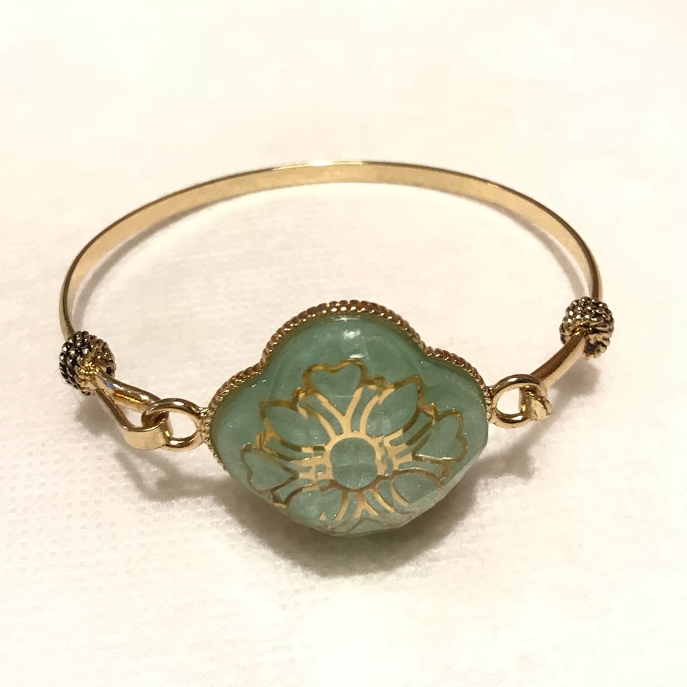 Gold/Green Stone Bracelet