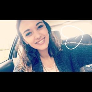 Meet your Posher, Rebeka