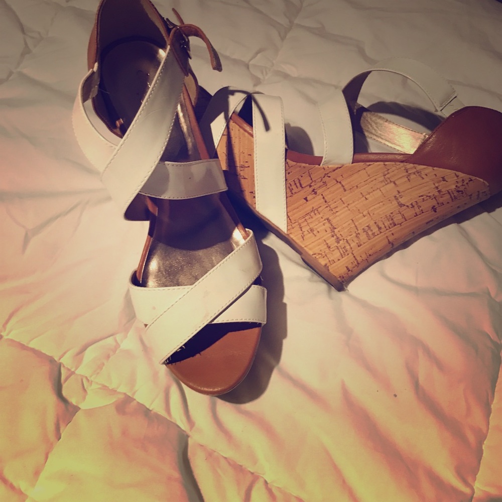 White and brown wedges