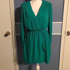 Sexy emerald green dress!