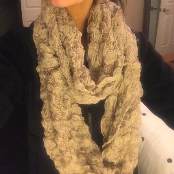 Scarf! - Picture 3 of 3