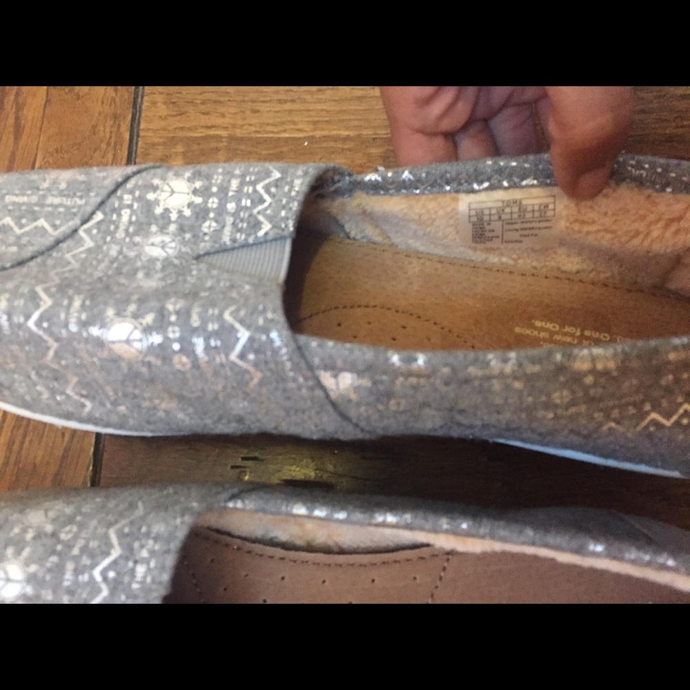 Silver lined Toms - Picture 3 of 6