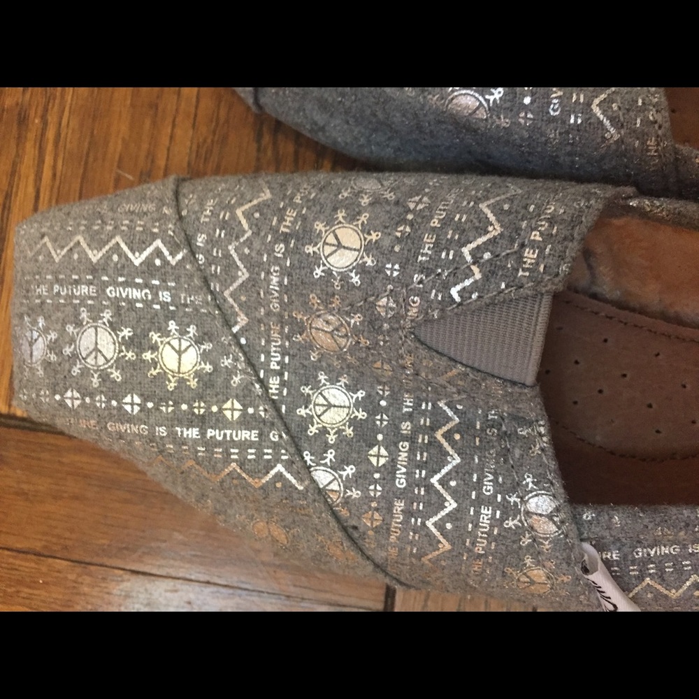 Silver lined Toms - Picture 4 of 6