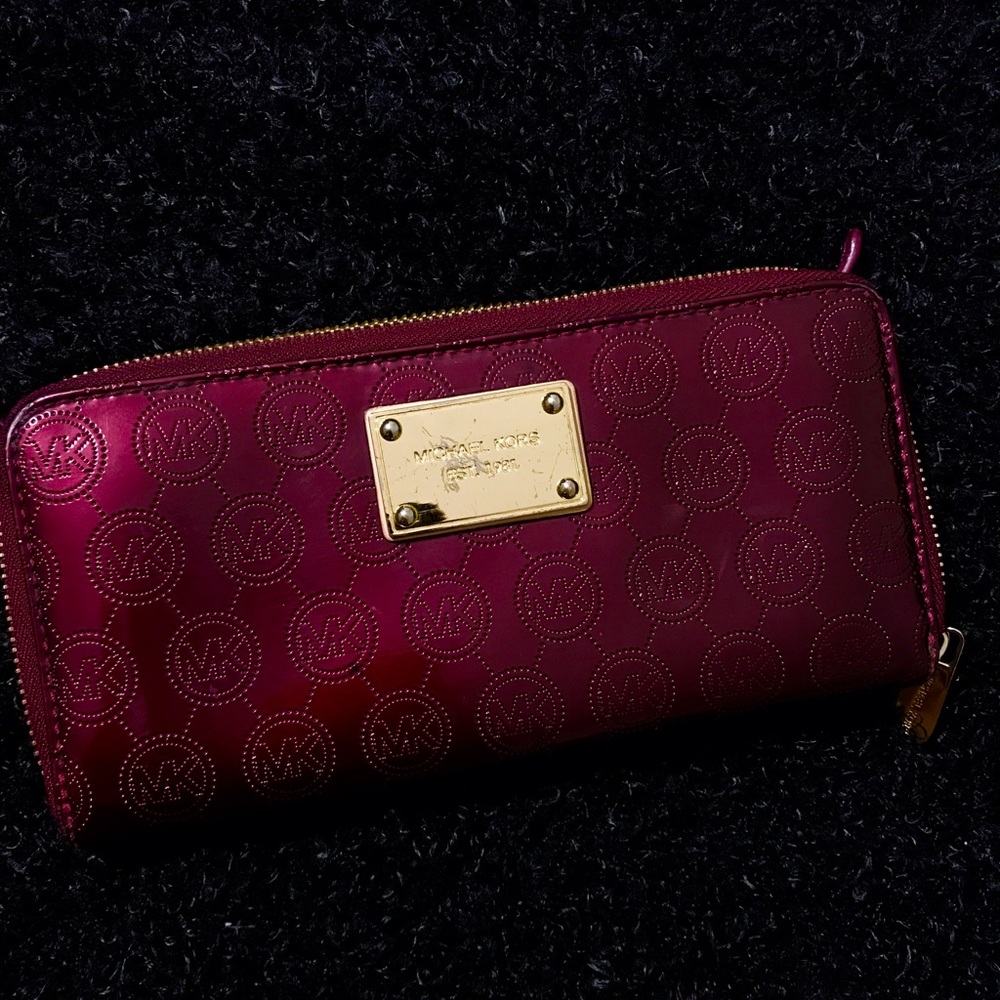 (AUTHENTIC) FAST Shipping BEST OFFER‼️