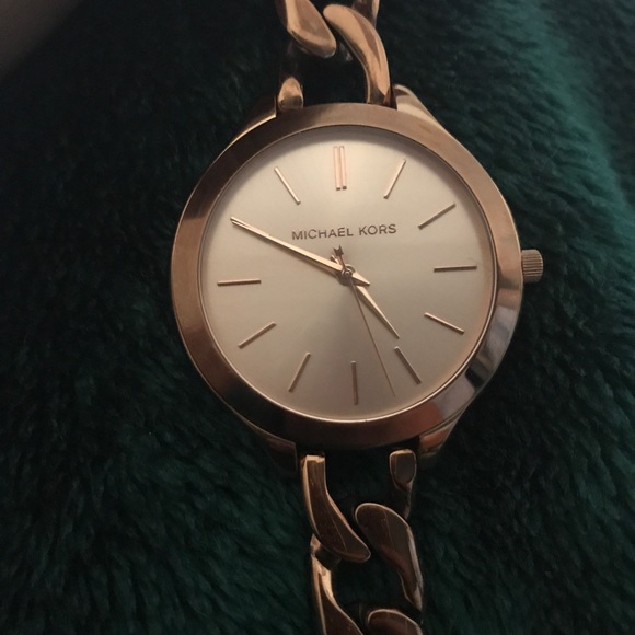 Michael Kors Rose gold watch - Picture 1 of 3