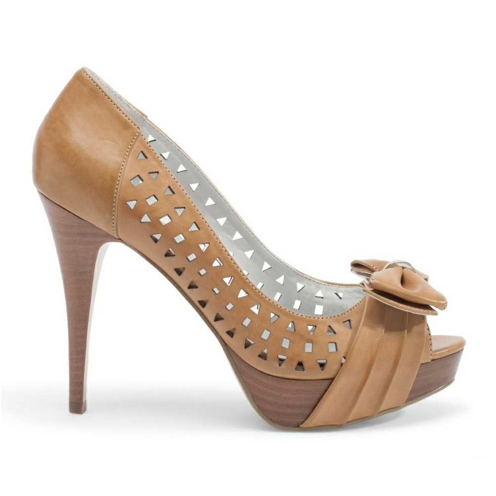 Guess Cherlyn Peep-Toe Platform