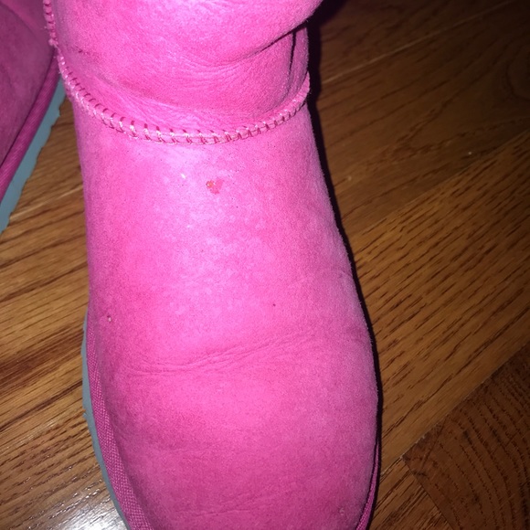 Pink uggs with blue bows - Picture 2 of 7
