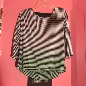 American eagle mid sleeve shirt