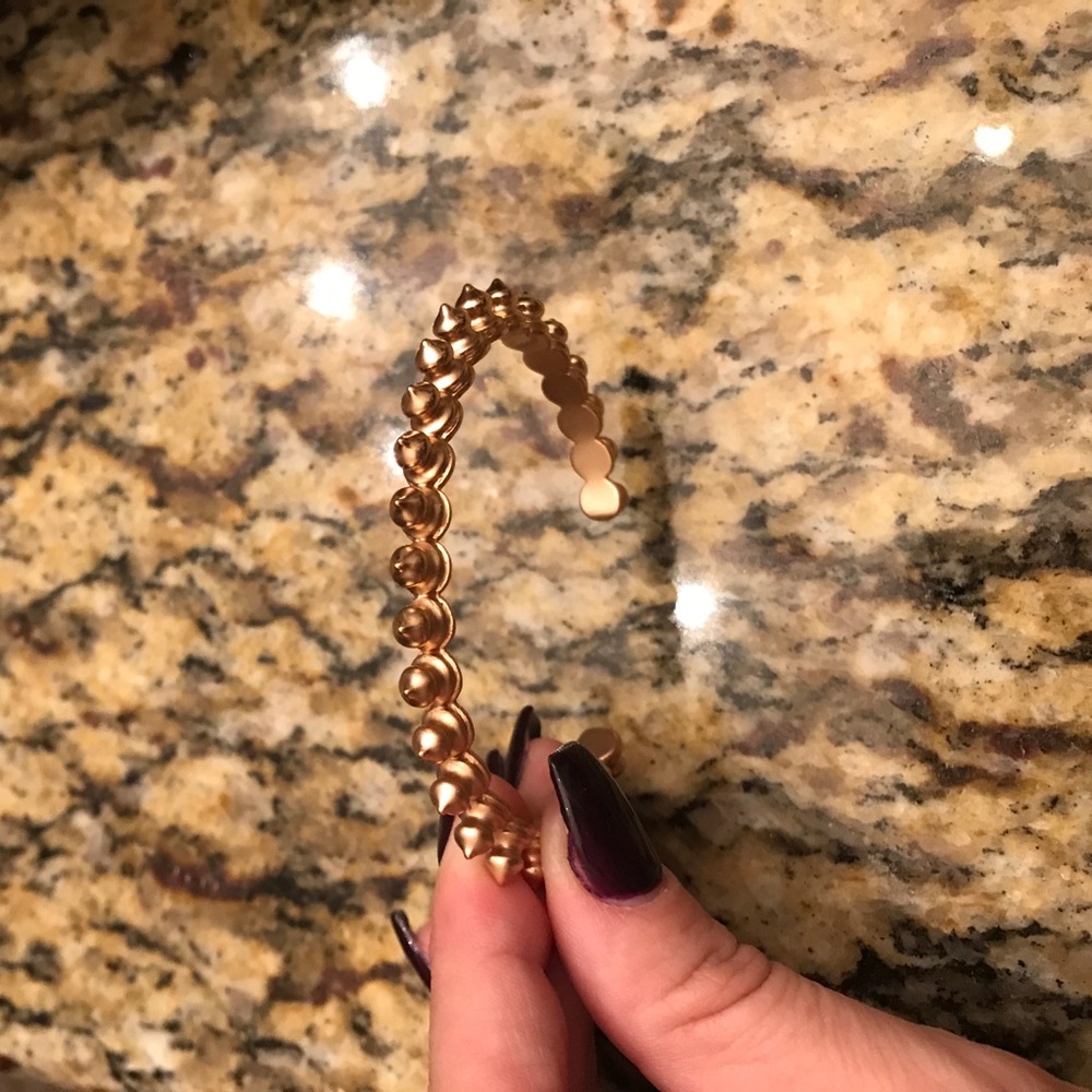 Rose gold Kendra scott bracelet