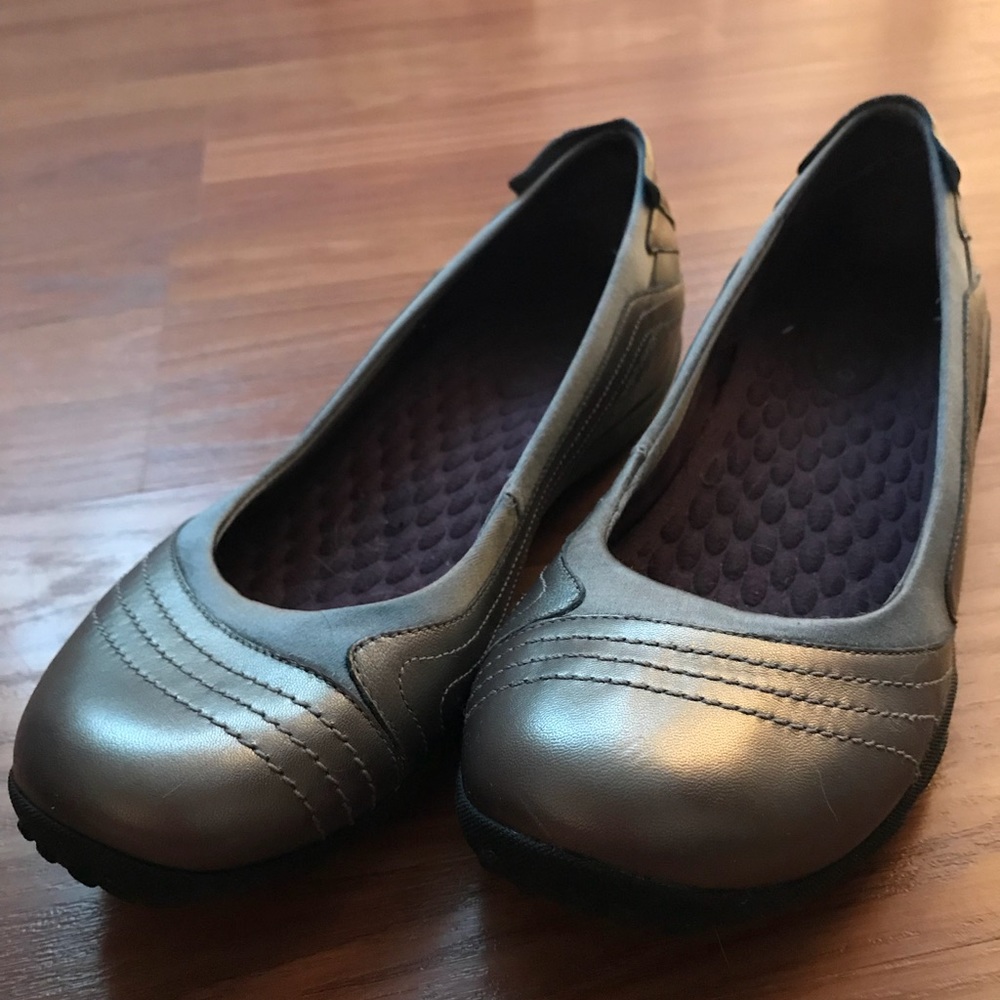 Flats - Picture 2 of 4