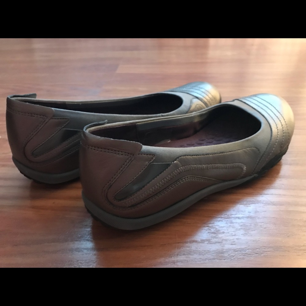 Flats - Picture 3 of 4