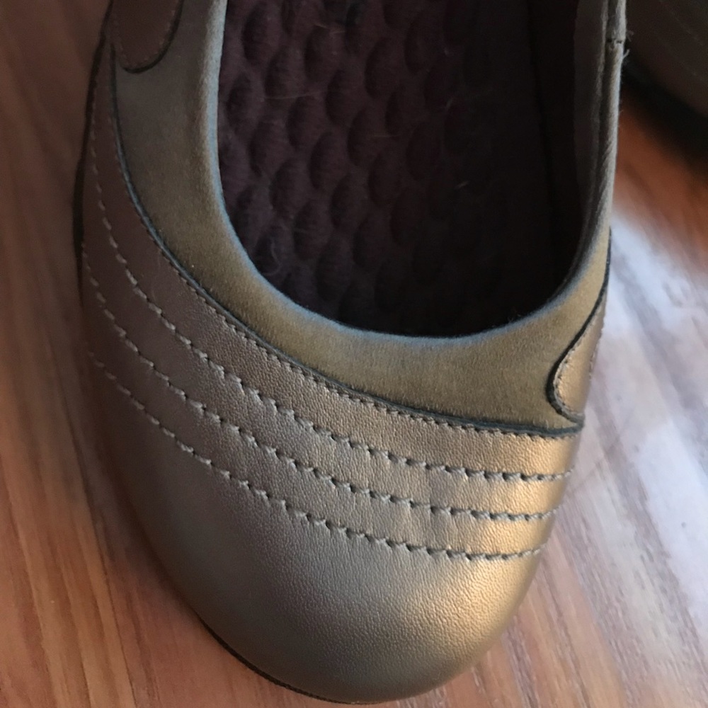 Flats - Picture 4 of 4
