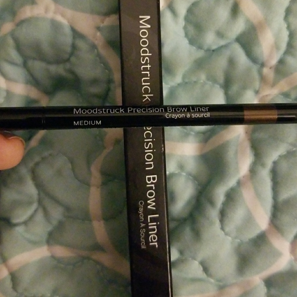 Younique Brow Liner w/brush