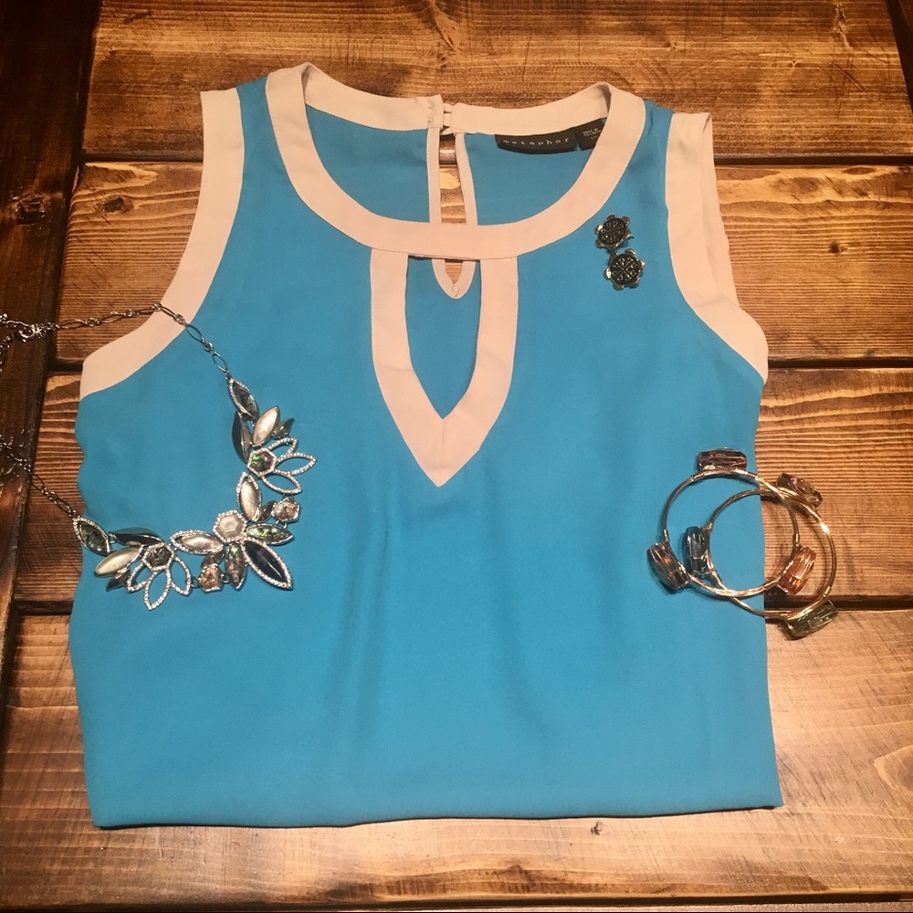 CLOSEOUT Sleeveless Blue/Cream Keyhole Top -Size L