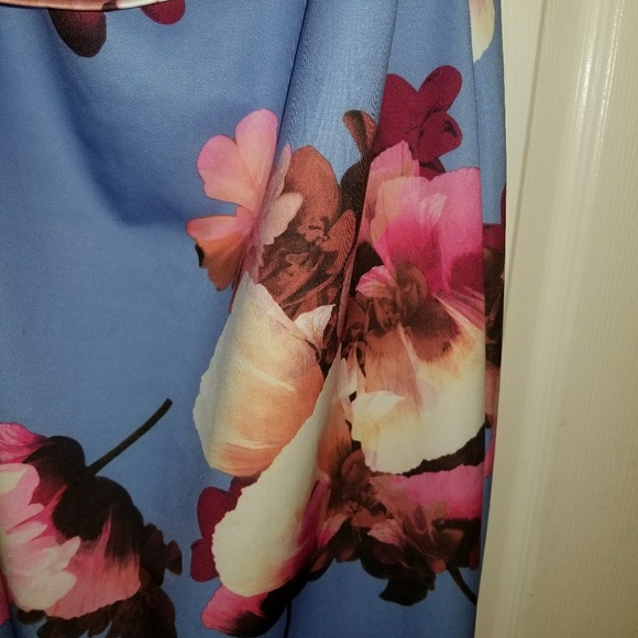 Off The Shoulder Bodycon Floral Dress - Picture 3 of 3