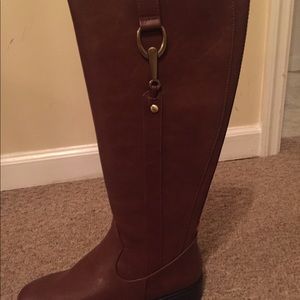 Brown boots