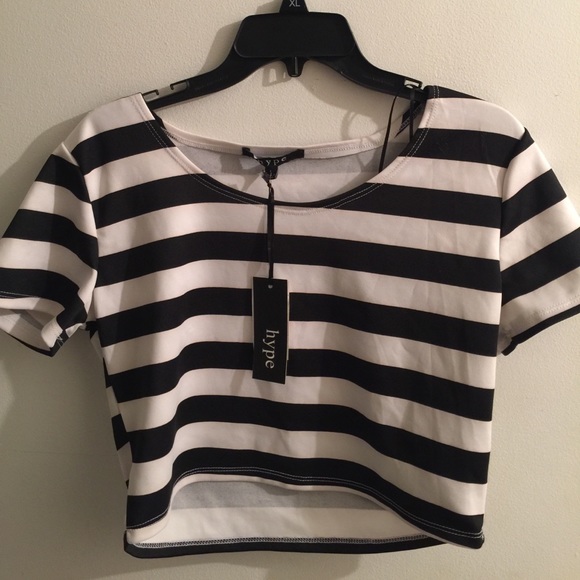 Stylish black and white crop top - Picture 3 of 4