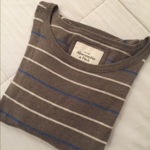 Abercrombie & Fitch sweater