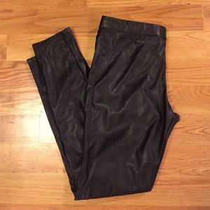 HOT H&M treggings with a leather look!