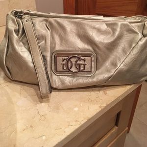 🌸Guess Large Clutch🌸