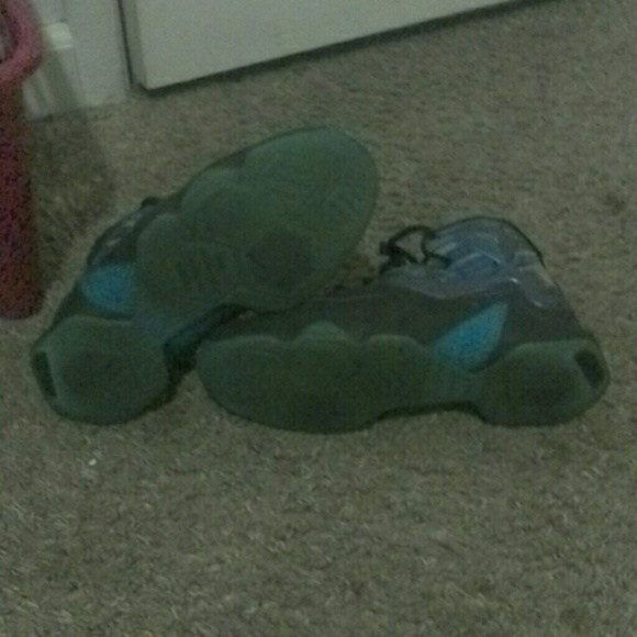 Shoes - Picture 3 of 3