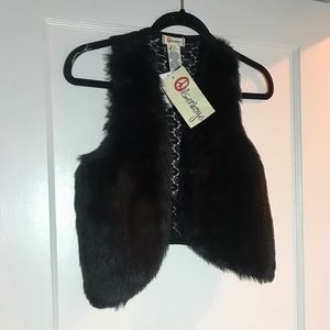 Olsenboye faux fur & lace vest
