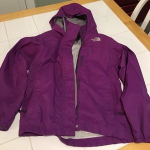 North face girl’s purple rain jacket size 7/8