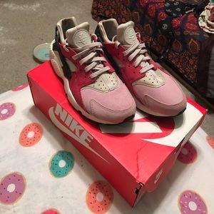 Women's 9 Air Huarache