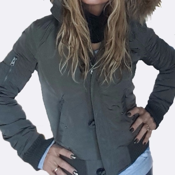 Abercrombie & Fitch Jackets & Blazers - FLASH SALE!!! A&F faux fur hoodie bomber jacket