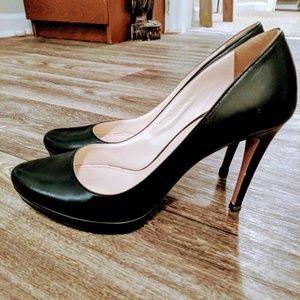 Prada Black Leather Pumps sz36