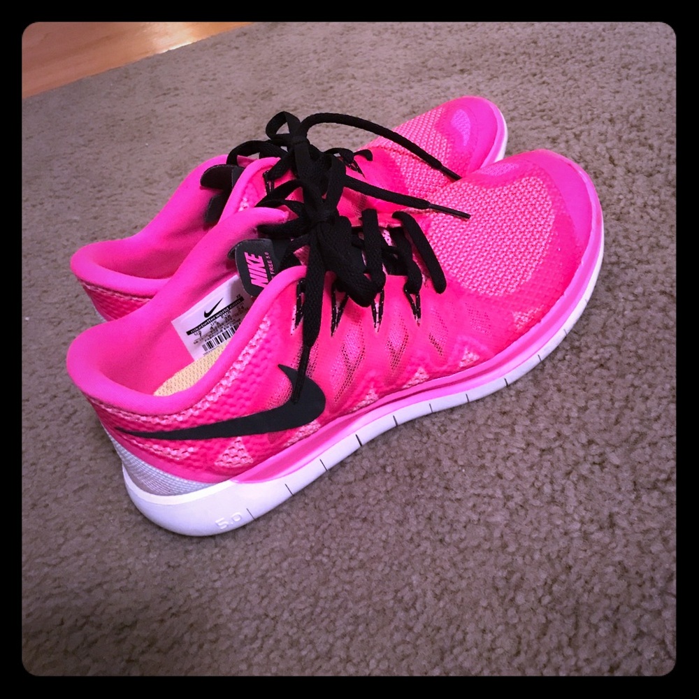 *SOLD* Nike Free Runs